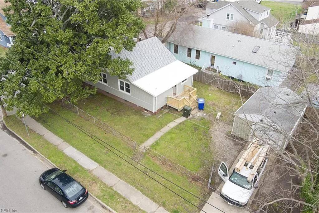 Beach Bungalow - 1 Block To Beach - Pets Welcome! Norfolk Exterior photo